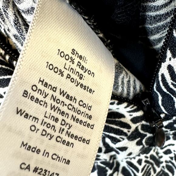 TALBOTS Black & White Floral Print Sleeveless V-Neck JUMPSUIT Sz  10 - Picture 8 of 9